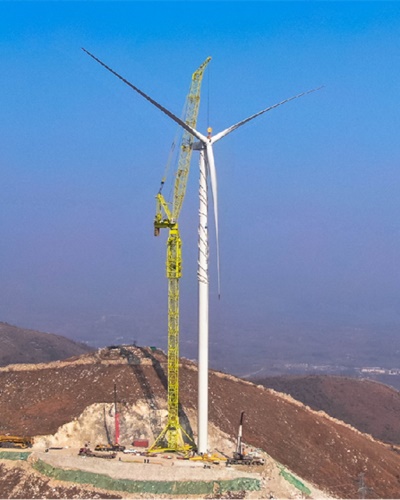 Flat-Top Tower Crane stable foundation for lifting heavy loads